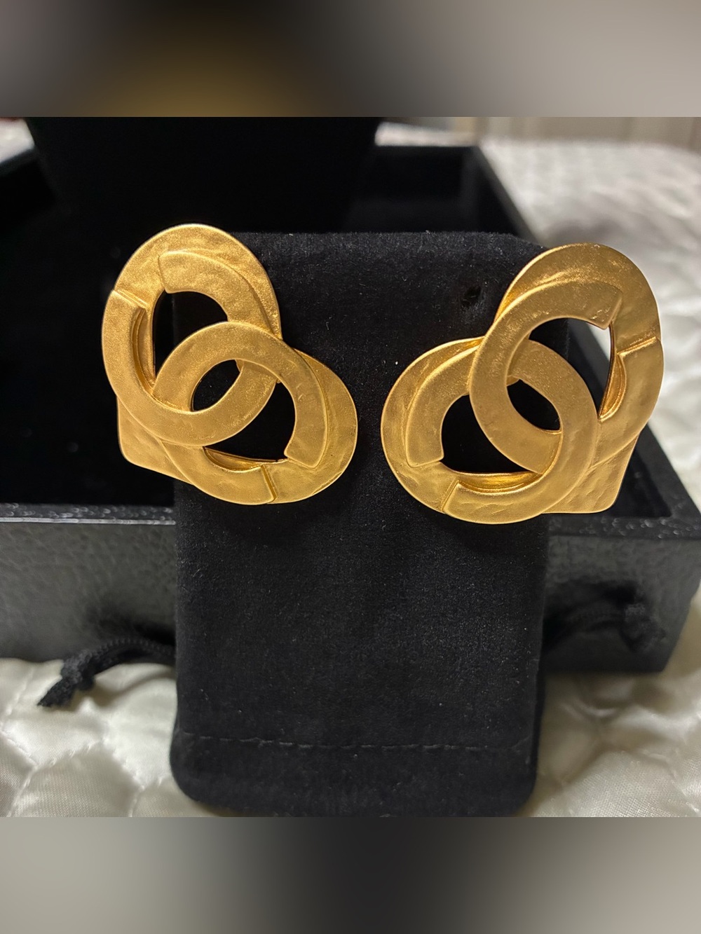 ChaneI Vintage Gold-Tone Heart Logo Earrings Clip On Backings